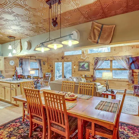 40-Acre, Off-Grid Wakefield Retreat With Gas Grill! Villa